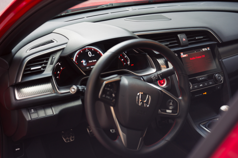 Illustration for article titled The 2017 Honda Civic Si Is A Love Letter To The Manual Transmission